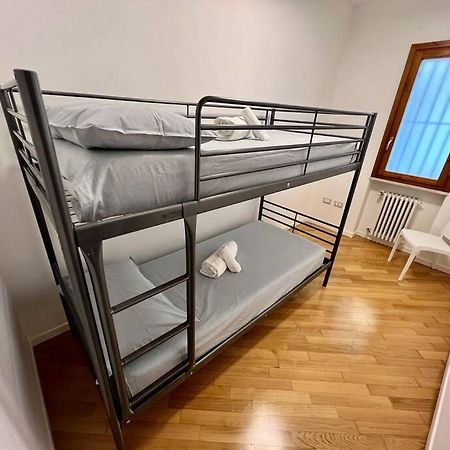 Beija Flor-Trilocale Piazza Garibaldi N18 Apartment Desenzano del Garda Exterior foto