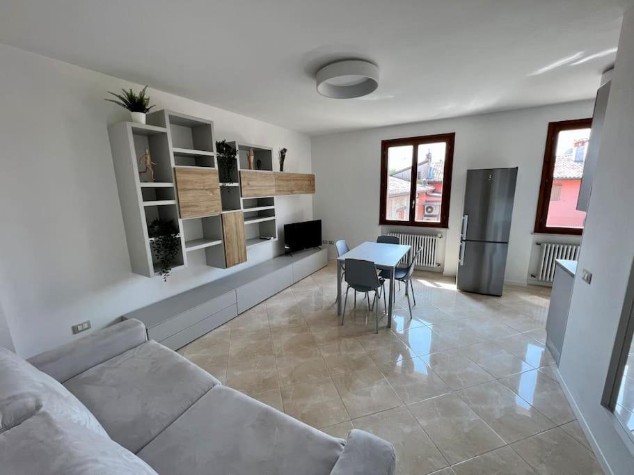 Beija Flor-Trilocale Piazza Garibaldi N18 Apartment Desenzano del Garda Exterior foto