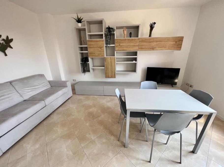 Beija Flor-Trilocale Piazza Garibaldi N18 Apartment Desenzano del Garda Exterior foto