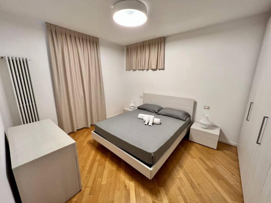 Beija Flor-Trilocale Piazza Garibaldi N18 Apartment Desenzano del Garda Exterior foto