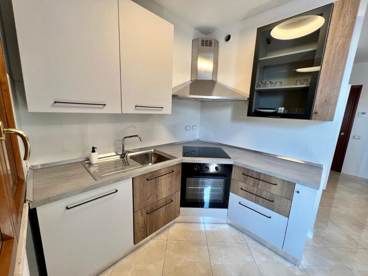 Beija Flor-Trilocale Piazza Garibaldi N18 Apartment Desenzano del Garda Exterior foto